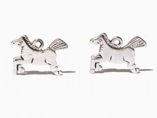 Fémmedálok karabínerrel Lovacska