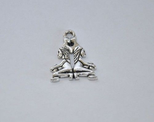 Fémmedál karabínerrel, csillagjegyek, ikrek