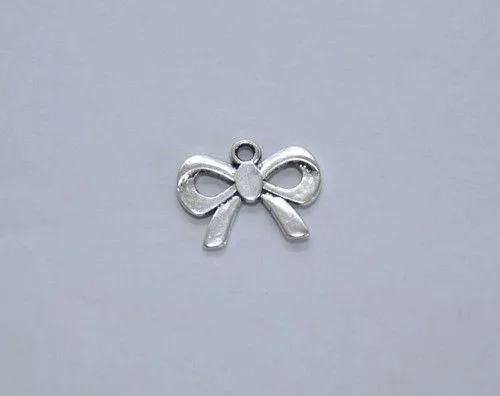 Fémmedál karabínerrel, masni