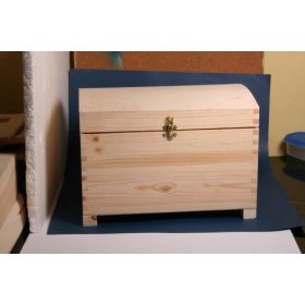 Kincsesláda, 21x25x34cm