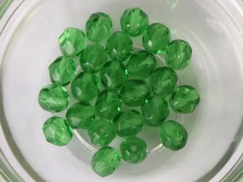 Fazettázott üveggyöngy 6mm fenyőzöld,20 db/cs.