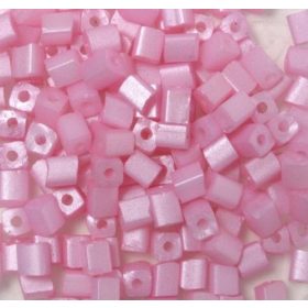 Metál kockagyöngy 4mm rózsaszín 15g/cs