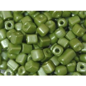 Metál kockagyöngy 4mm zöld 15g/cs