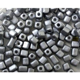 Metál kockagyöngy ezüst 15g/cs