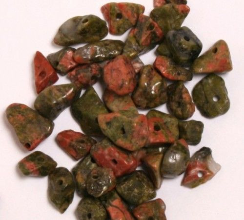 Ásványgyöngy unakit