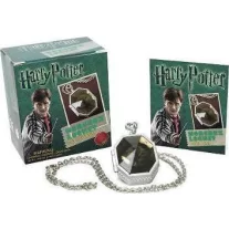 Harry Potter: Locket Horcrux Kit & Sticker Book