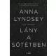 Lány a sötétben